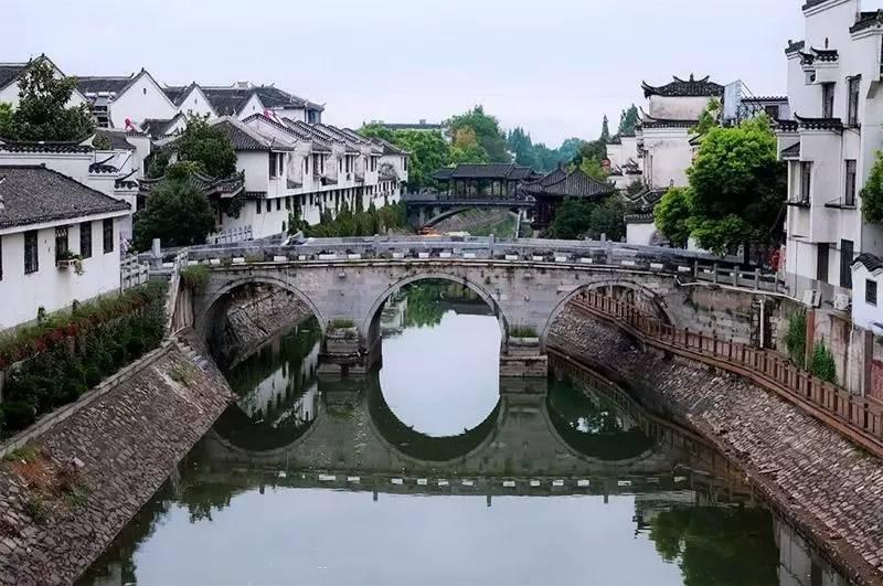 解锁更多有趣问题,畅聊孙策临死前托孤给周瑜,周瑜为什么没有造反?吉鹿力问答社区